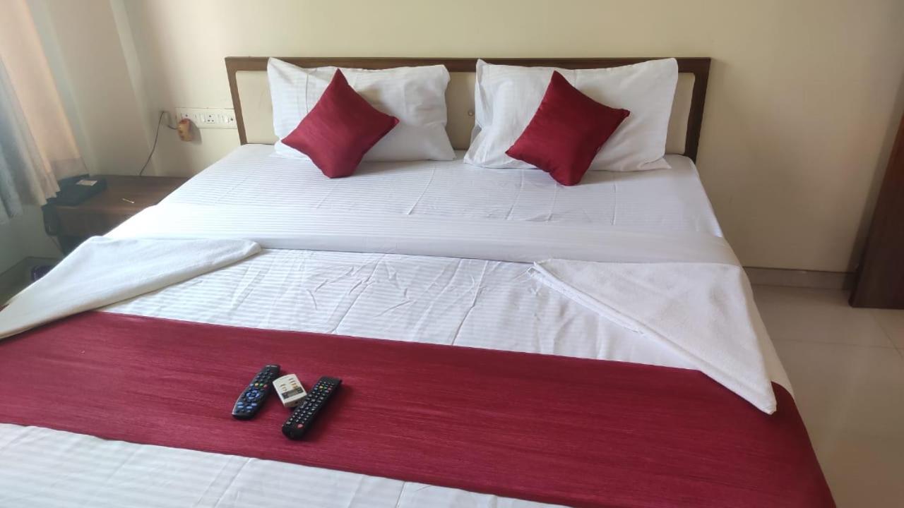 Atithi Service Apartment Pune Oda fotoğraf